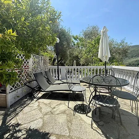 Apartment Ulivo Liguria With Pool Gazzelli